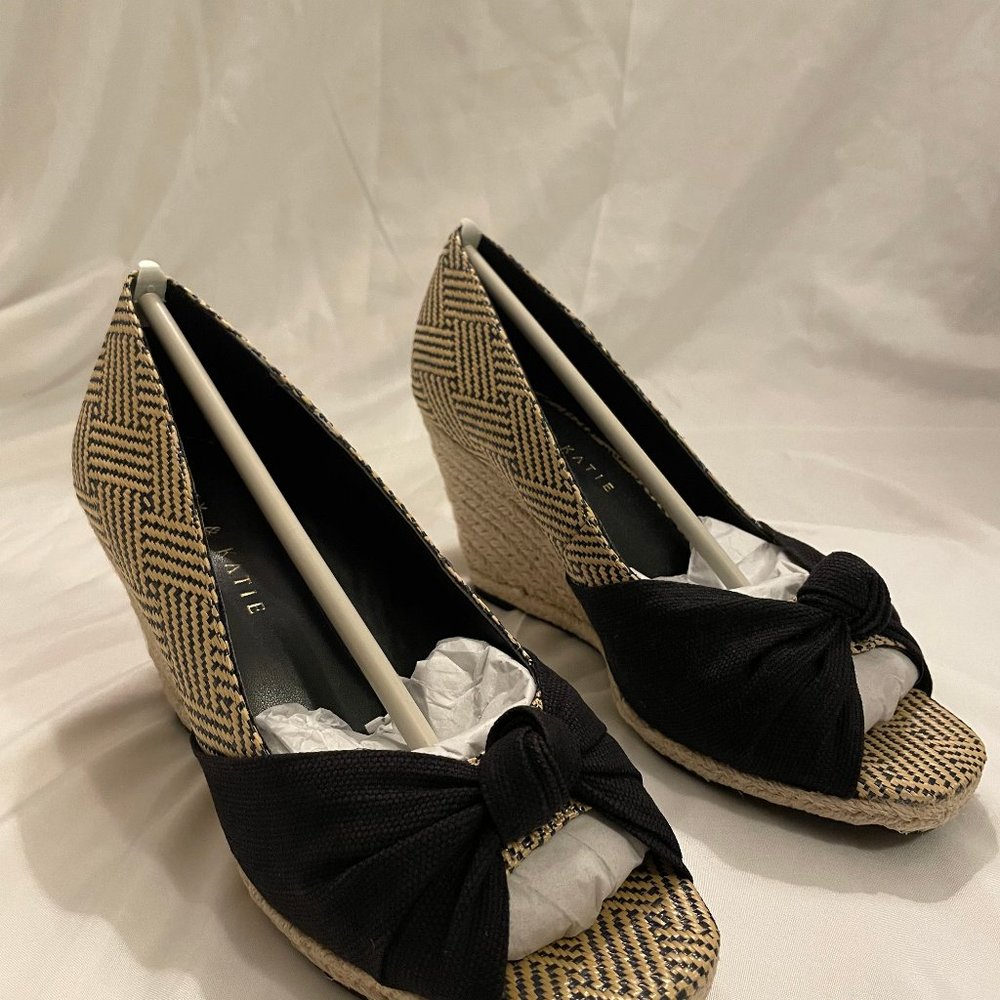 Kelly & Kate Ivala Espadrille Wedge Sandal - Size 8